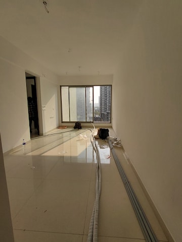 Room in 2 BHK Apartment at Sunteck City Avenue 4, Goregaon West – for Rent