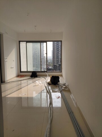 Room in 2 BHK Apartment at Sunteck City Avenue 4, Goregaon West – for Rent