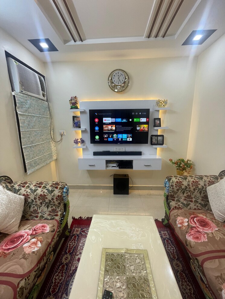 Living Room, priyadarshni-apartments 3 Bedroom 1125 Sq.Ft. Apartment In Paschim Vihar Delhi 9531861