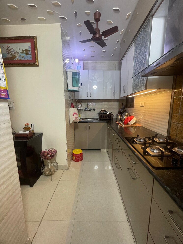 Kitchen, priyadarshni-apartments 3 Bedroom 1125 Sq.Ft. Apartment In Paschim Vihar Delhi 9531861
