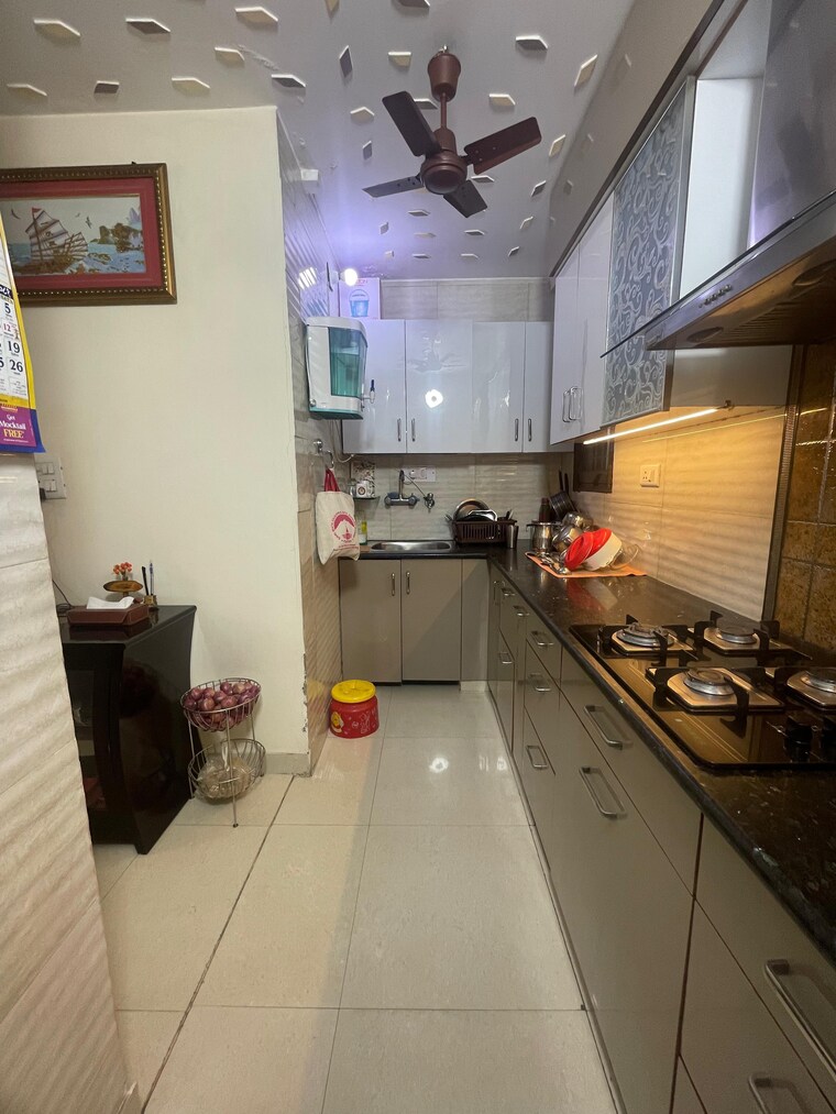 Kitchen, priyadarshni-apartments 3 Bedroom 1125 Sq.Ft. Apartment In Paschim Vihar Delhi 9531861