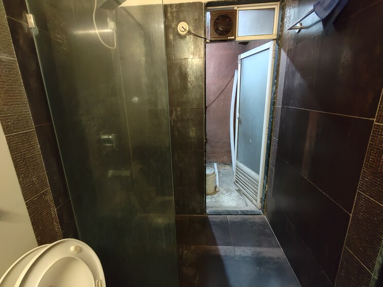 Bathroom, yarrow-yucca-vinca 3 Bedroom 1000 Sq.Ft. Apartment In Chandivali Mumbai 9531854