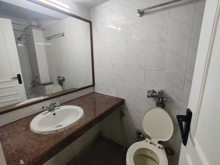 Bathroom, hiranandani-gardens-glen-gate 2 Bedroom 1050 Sq.Ft. Apartment In Powai Mumbai 9531984