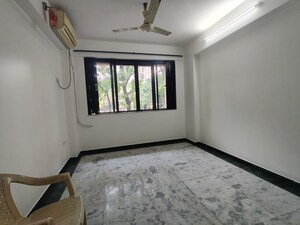 Room in 2 BHK Apartment at Hiranandani Gardens Glen Gate, Powai – for Rent