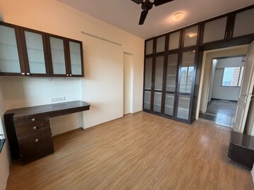 Room in 3 BHK Apartment at Hiranandani Gardens Eldora, Powai – for Rent