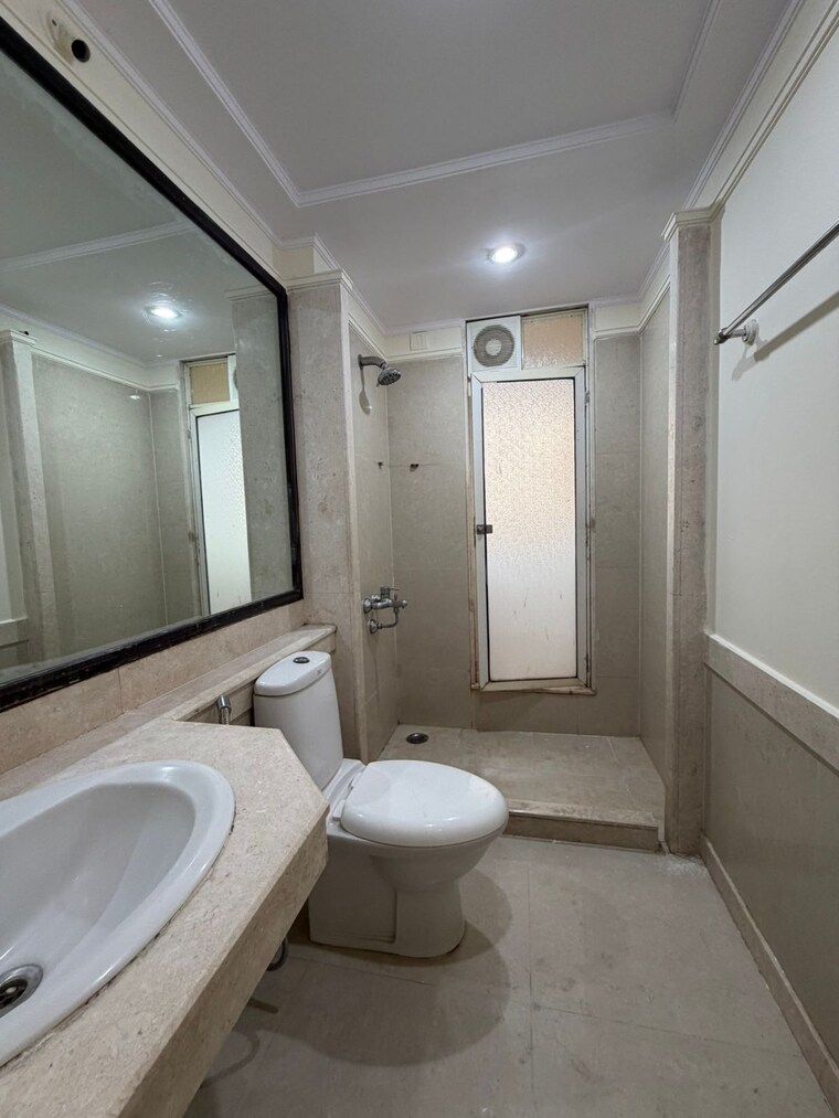 Bathroom, hiranandani-gardens-eldora 3 Bedroom 1490 Sq.Ft. Apartment In Powai Mumbai 9532077