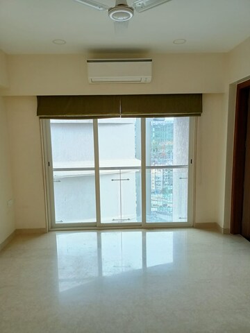 Room in 4 BHK Apartment at Supreme Amadore, Baner – for Rent