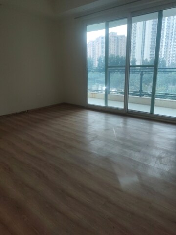 4 BHK Apartment For Rent in Mahagun Mezzaria, Sector 78