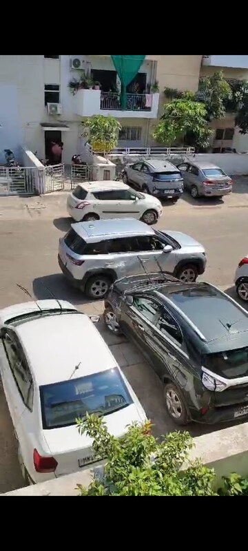 Team Area in 3 BHK Builder Floor at BPTP Park Elite Floors, Sector 85 – for Sale