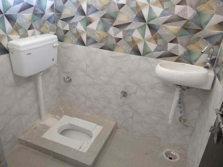 Bathroom, patel-nagar-society 2 Bedroom 180 Sq.Yd. Builder Floor In Sector 15 Gurgaon 9532111