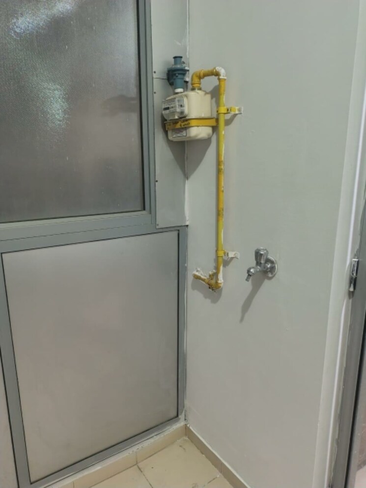 Bathroom, gulshan-bellina 3 Bedroom 1330 Sq.Ft. Apartment In Sector 16 Greater Noida Greater Noida 9532220