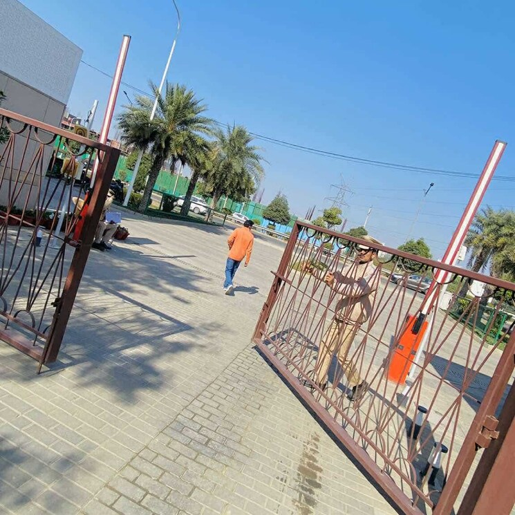 Exterior View, bptp-district-faridabad 3.5 Bedroom 1350 Sq.Ft. Builder Floor In Sector 81 Faridabad 9532218