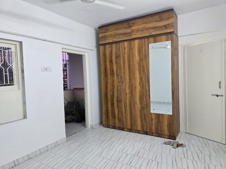 Room, bandra west 2 Bedroom 700 Sq.Ft. Apartment In Bandra West Mumbai 9532219