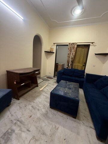 Living Room in 3 BHK Builder Floor at Gardenia Glory, Sector 46 – for Rent