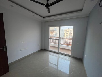 Room in 3 BHK Builder Floor at Ardee City, Sector 52 – for Rent