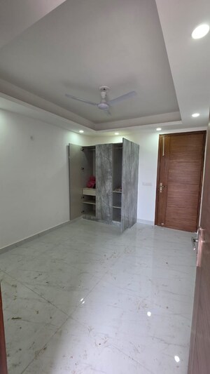 Room in 2 BHK Builder Floor at Saket – for Rent