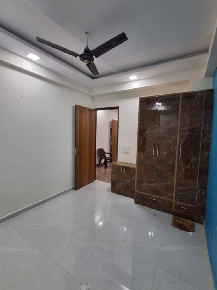 Room, green-valley 2 Bedroom 1050 Sq.Ft. Apartment In Chipiyana Buzurg Ghaziabad 9532283