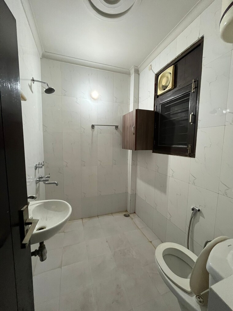 Master Bedroom, rwa-apartments-sector-45 3 Bedroom 270 Sq.Ft. Builder Floor In Sector 45 Noida 9532345