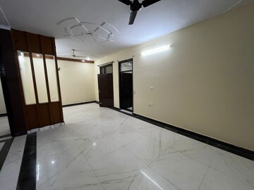 Room in 3 BHK Builder Floor at RWA Apartments Sector 45, Sector 45 – for Rent