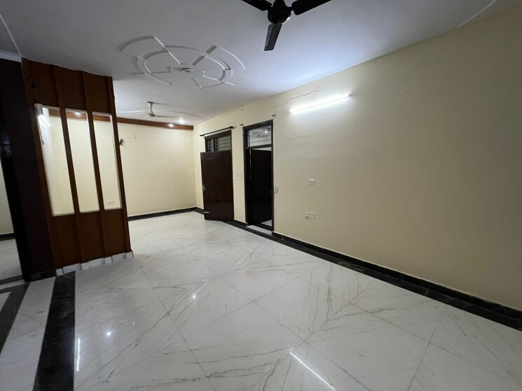 Room, rwa-apartments-sector-45 3 Bedroom 270 Sq.Ft. Builder Floor In Sector 45 Noida 9532345