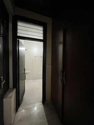 Building Lobby in 3 BHK Builder Floor at RWA Apartments Sector 45, Sector 45 – for Rent