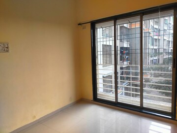 Room in 1 BHK Apartment at Ritu Gardenia, Naigaon East – for Rent