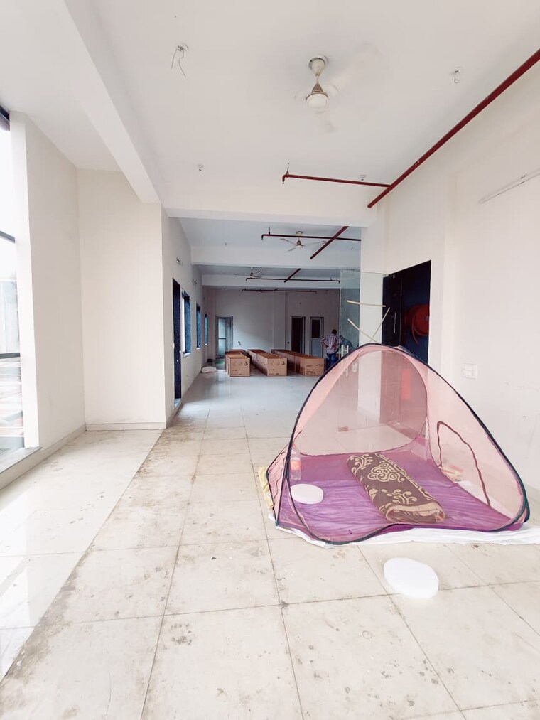 undefined, sector 63 Commercial Warehouse 8100 Sq.Ft. In Sector 63 Noida 9532326