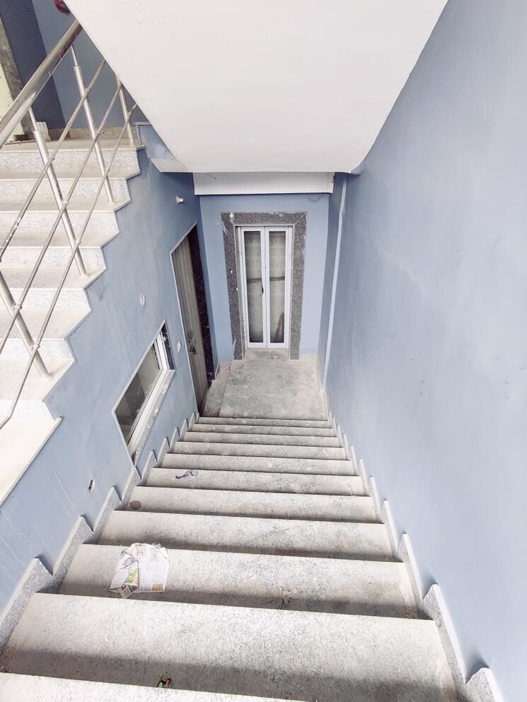 undefined, sector 63 Commercial Warehouse 8100 Sq.Ft. In Sector 63 Noida 9532326