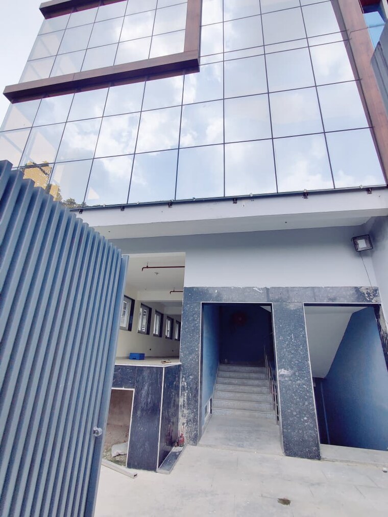Balcony, sector 63 Commercial Warehouse 8100 Sq.Ft. In Sector 63 Noida 9532326