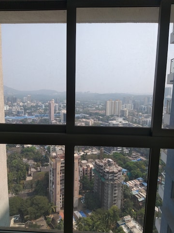 Room in 3 BHK Apartment at Anmol Fortune, Goregaon East – for Rent