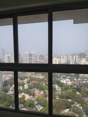 Room in 3 BHK Apartment at Anmol Fortune, Goregaon East – for Rent