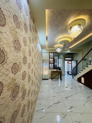 Parking in 3 BHK Builder Floor at Dadar East – for Sale