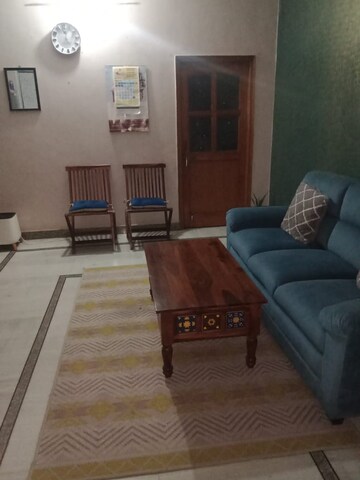3 BHK Builder Floor For Rent in Sector 21b