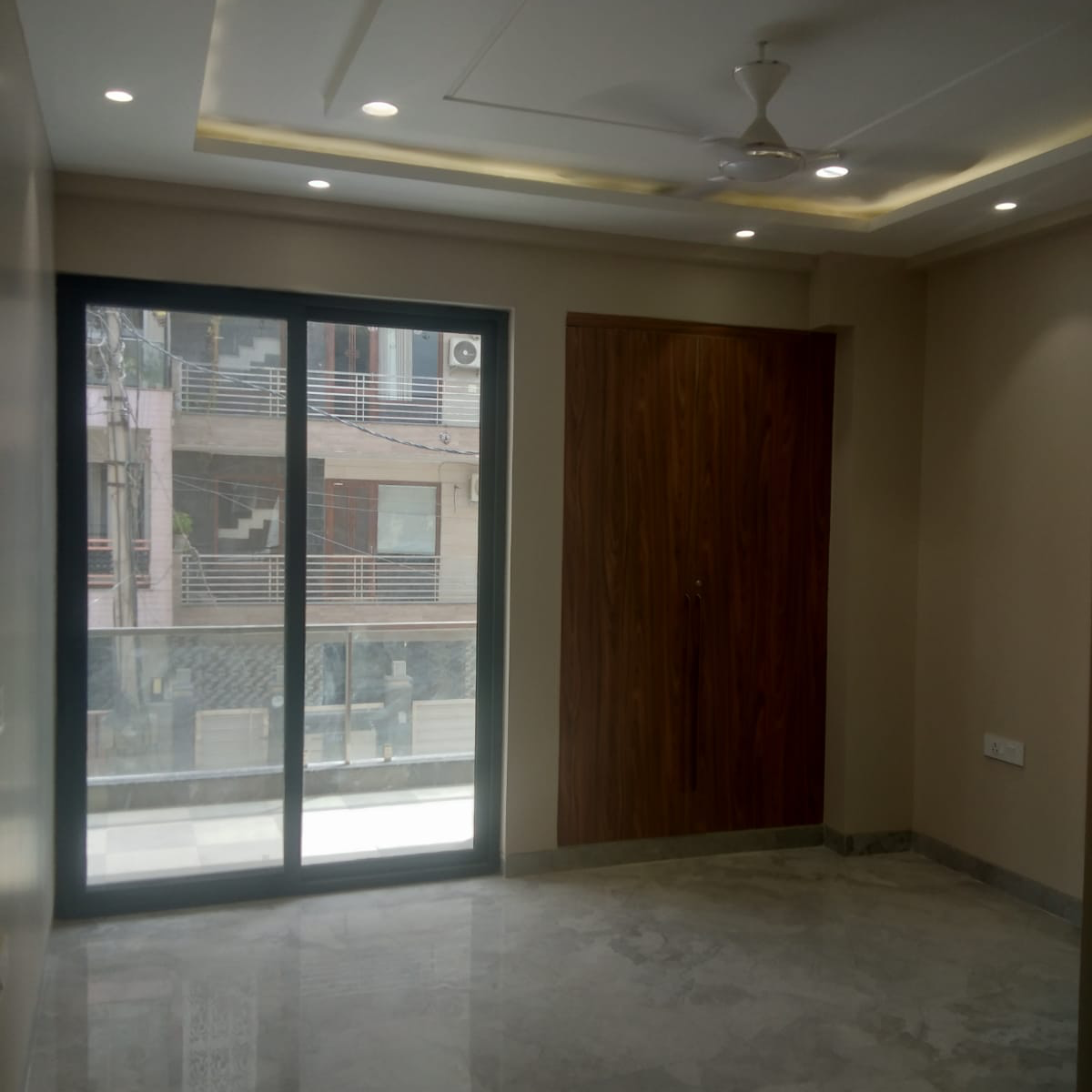 1 BHK Builder Floor For Rent in Sector 9