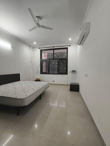 Kitchen in 3 BHK Builder Floor at SS Mayfield Gardens, Sector 51 – for Rent