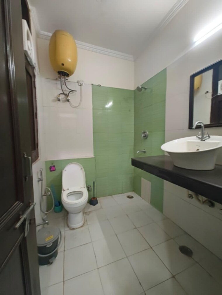Bathroom, ss-mayfield-gardens 3 Bedroom 432 Sq.Yd. Builder Floor In Sector 51 Gurgaon 9532537