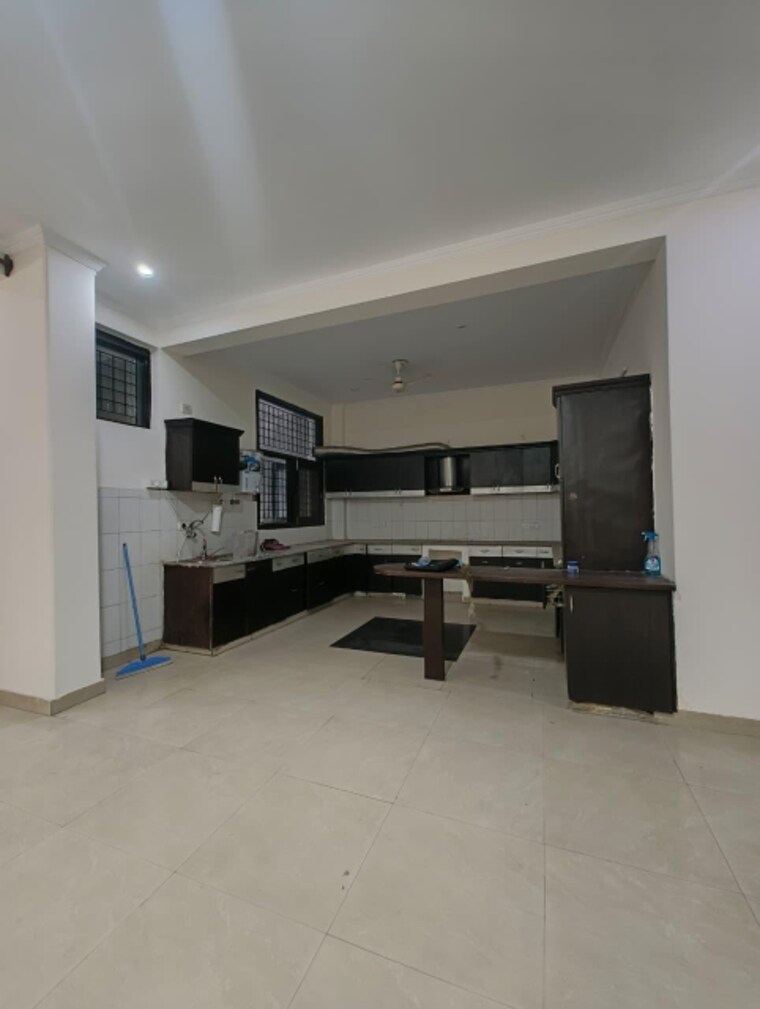 Kitchen, ss-mayfield-gardens 3 Bedroom 432 Sq.Yd. Builder Floor In Sector 51 Gurgaon 9532537