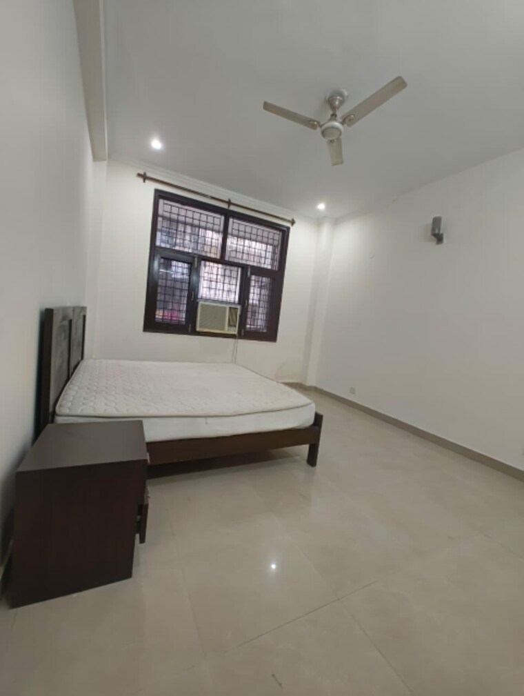 Room, ss-mayfield-gardens 3 Bedroom 432 Sq.Yd. Builder Floor In Sector 51 Gurgaon 9532537