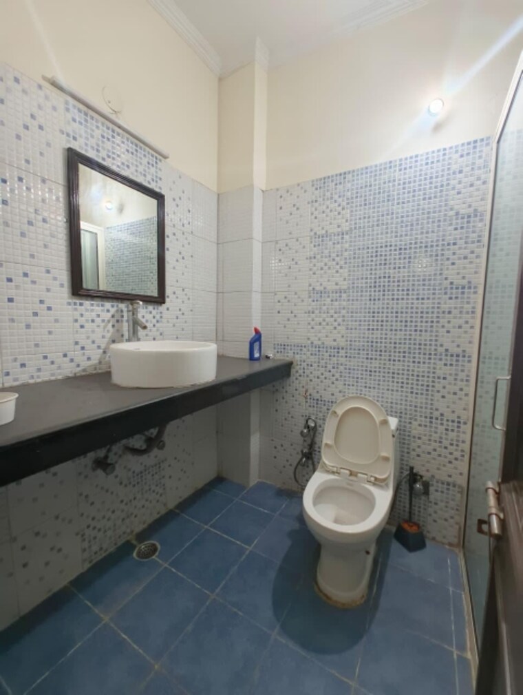 Bathroom, ss-mayfield-gardens 3 Bedroom 432 Sq.Yd. Builder Floor In Sector 51 Gurgaon 9532537
