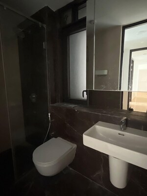 Team Area in 3 BHK Apartment at Lodha The Park, Worli – for Rent