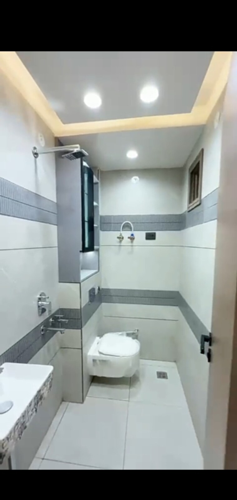 Bathroom, dwarka mor 4 Bedroom 1080 Sq.Ft. Builder Floor In Dwarka Mor Delhi 9532398