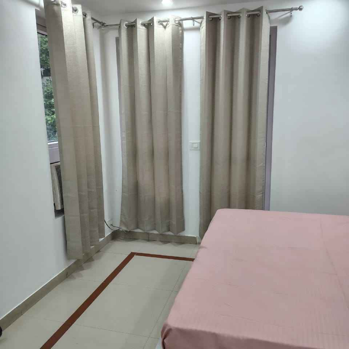 1 BHK Builder Floor For Rent in Sector 9
