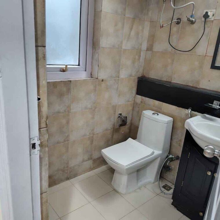 Bathroom, sector 9 1 Bedroom 950 Sq.Ft. Builder Floor In Sector 9 Gurgaon 9532422