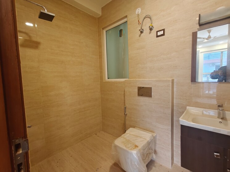 Bathroom, aradhya-homes 4 Bedroom 2200 Sq.Ft. Apartment In Sector 67a Gurgaon 9532423