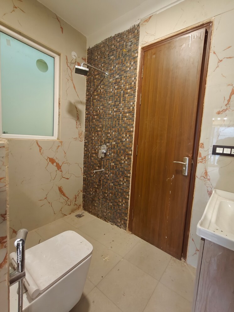 Bathroom, aradhya-homes 4 Bedroom 2200 Sq.Ft. Apartment In Sector 67a Gurgaon 9532423