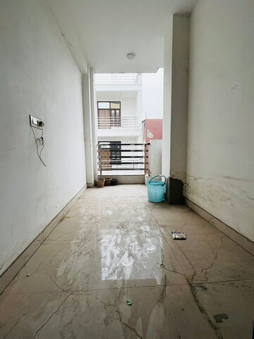 Room in 2 BHK Builder Floor at Saket – for Rent