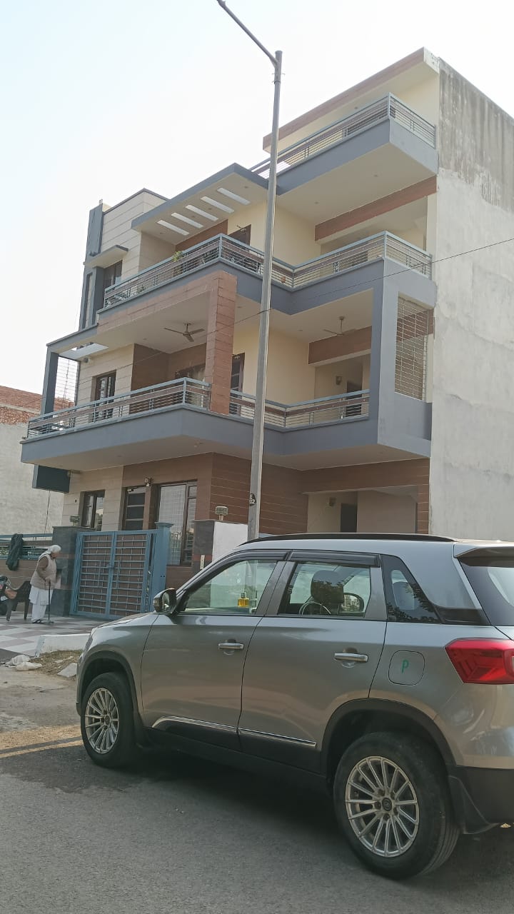 2 BHK Builder Floor For Rent in Aerocity