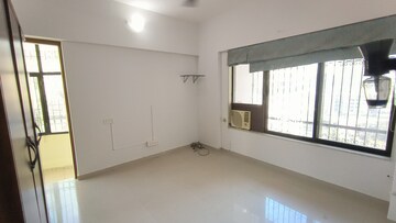 Room in 2 BHK Apartment at Atlanta Heights, Prabhadevi – for Rent