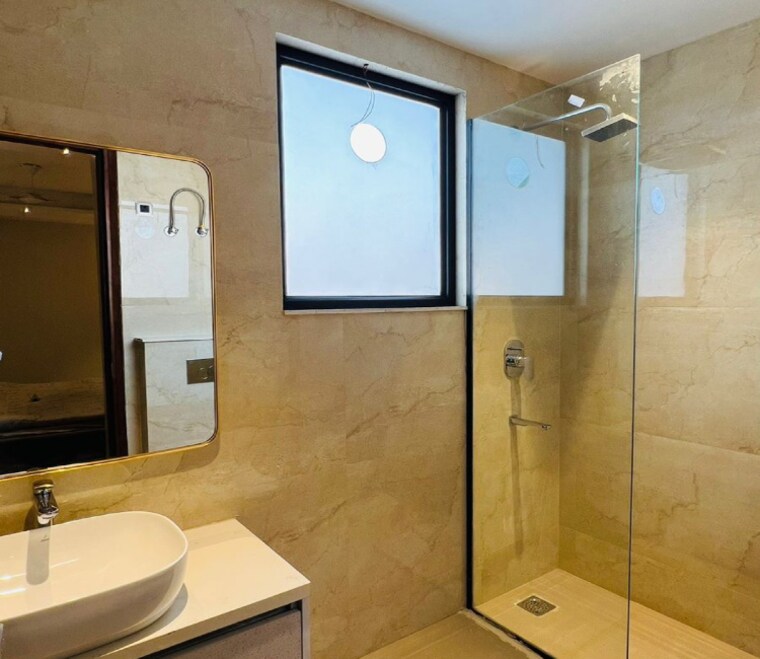 Room, sector 67 4 Bedroom 300 Sq.Yd. Builder Floor In Sector 67 Gurgaon 9532722