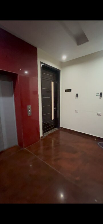 Room in 3 BHK Apartment at Pir Machalla – for Rent